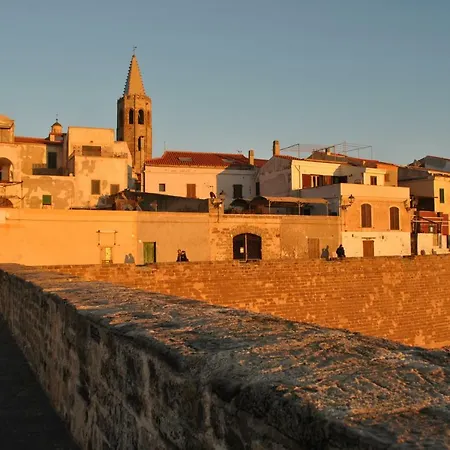 Balaguer House Апартаменты Альгеро